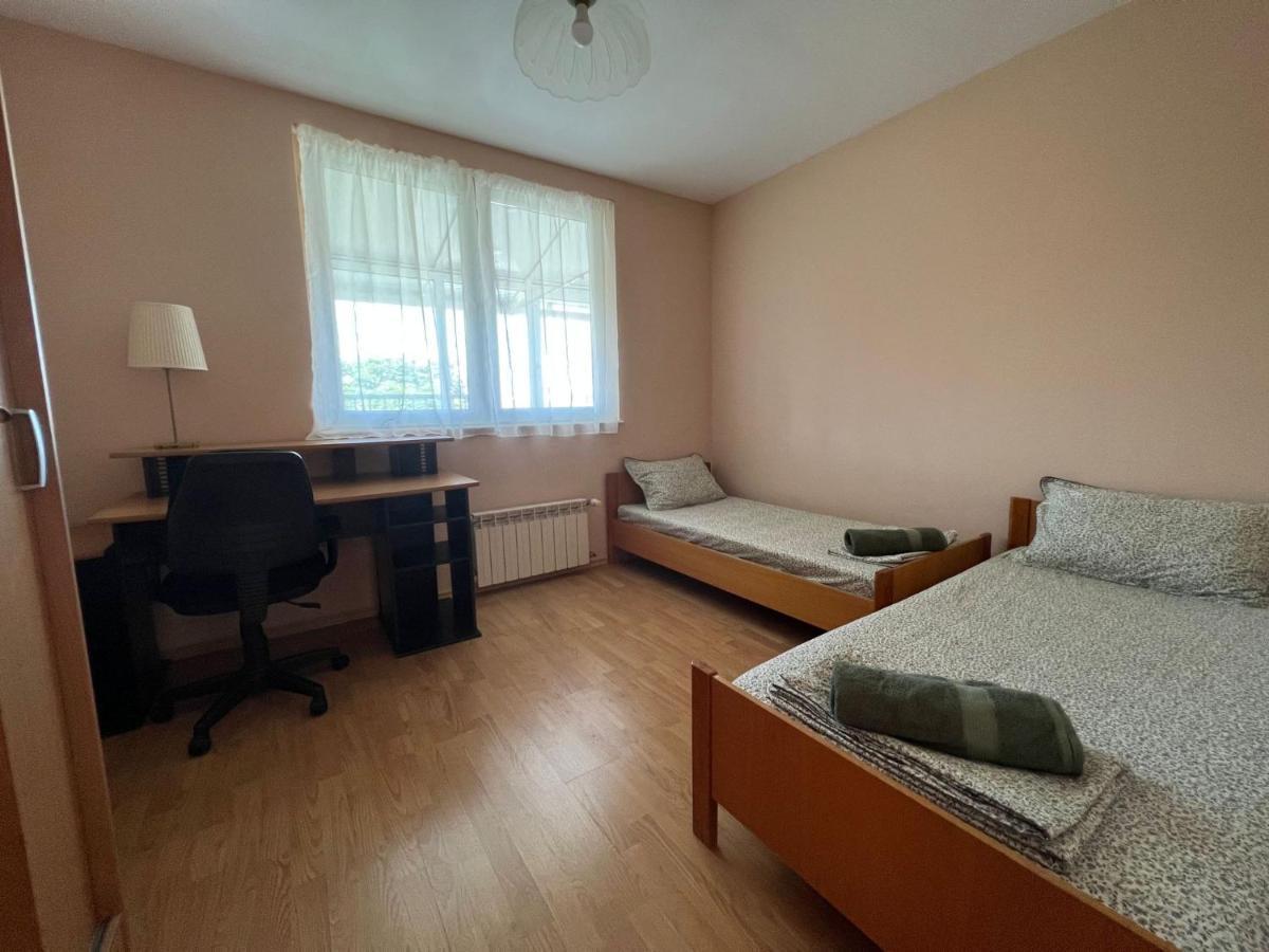 Raya Apartemen